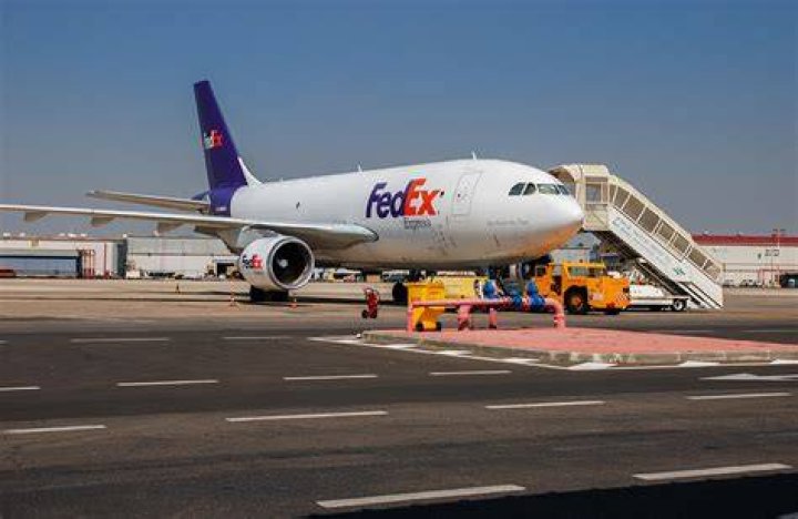 Do FedEx pilots only fly at night?